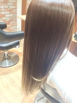 サニープレイスレオ(Sunny place Leo) ハイトーンのグラデーションダブルカラー