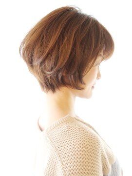 レウナ 外苑前(Reuna) 30代40代に人気シルエットが綺麗に見えるショートボブ