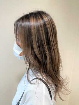 アズール 草加(azule) バレイヤージュ　外国人風　ベージュ　ロング