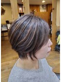 少し長めのショートスタイル