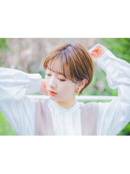 【小顔補正カット】が大人気！フォルム重視の巧みなカット技術で、360度どこから見ても美しいスタイルに♪