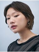 抜け感のあるコンパクトショートボブ