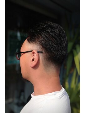 ヘアーメークテスタヴァンティ (Hair make Testavanti) 刈り上げグラデーション