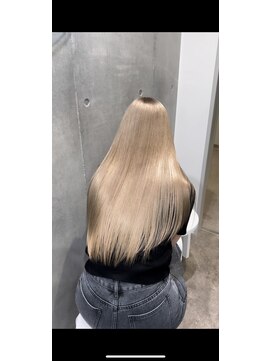 モニカ 原宿店(MONIQA) ホワイトベージュカラー