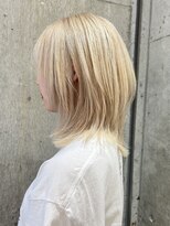 サンク 原宿 表参道(cinq)&nbsp;ホワイトベージュハイトーンカラーブロンドブリーチレイヤーボブ