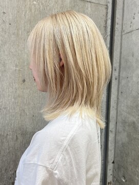 サンク 原宿 表参道(cinq) ホワイトベージュハイトーンカラーブロンドブリーチレイヤーボブ