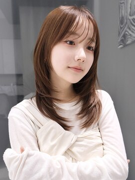 イリ(iLi) 【iLi×REN】レイヤーカット/ミルクティーブラウン/顔周りカット