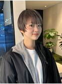 透明感ハイトーンの丸みマッシュショート