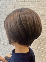 ネオリーブアオバ 高田馬場店(Neolive aoba)&nbsp;頭の形が綺麗に見えるショートボブ♪ 襟足処理がポイント