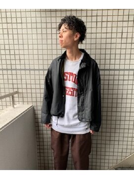 ネクサスアンドコー 錦糸町店(NEXUS&Co.) スパイラルパーマ×センターパート[錦糸町]<理容室>