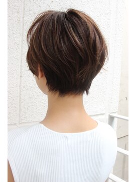 レウナ 外苑前(Reuna) 【30代40代50代】大人可愛いショートスタイル　襟足スッキリ
