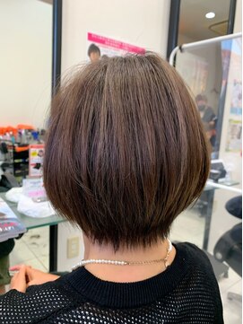 アヴソリューク(Absoluk) 丸みくびれショートボブ40代50代60代におすすめ