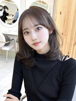 アフロートリノ(AFLOAT Leino)&nbsp;大人可愛いレイヤーカット　ワンカール　ミディアム顔周りカット