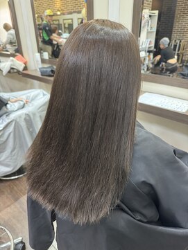 ヘアーアンドメイク ビス(HAIR&MAKE bis) 大人っぽ透明感カラー/グレージュ【山崎ほのか】