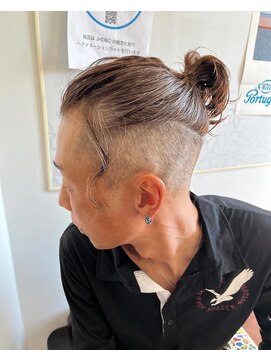 バーバーアンドビューティ シュプリーム(Barber&Beauty Supreme) ゆるパーマ×マンバンヘア