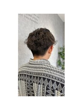 アーサス バイ ヘッドライト 長岡店(ursus by HEADLIGHT) ツイストスパイラル×刈り上げ