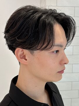 オーシャントーキョー 仙台(OCEAN TOKYO) センターパートショート黒髪ビジネスツーブロック刈り上げ