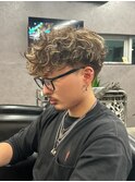 スペインカール ハイライトカラー　メンズカット　メンズパーマ