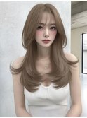 海外レイヤー バタフライカット 顔周りレイヤー ベージュカラー