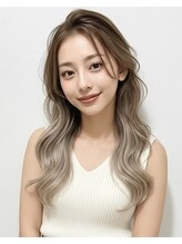 テラス トヨタ(Telasu Toyota) バレイヤージュカラーで明るく透明感プラス◎