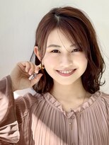 バズ ビー(BUZZ Bee) 大人女子 ローズブラウン ミディアムヘア