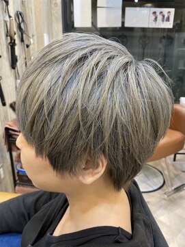 ヘアーサロン キー(Key) 夏に人気の小顔丸みショート♪爽やかでかわいいブルーグレージュ