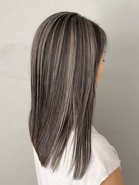 シュルール(chorule) ストレートでも映えるハイライト（白髪もOK）