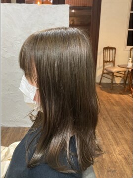 アイリー(Irie) 透明感アッシュ