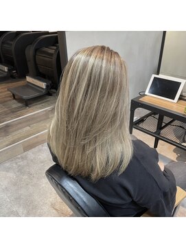 グラ デザイン アンド ヘアー 天王寺店(GRAS DESIGN & HAIR by HEADLIGHT) ハイライトバレイヤージュ×ベージュホワイト