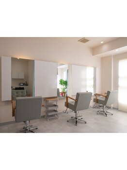 マンツーマン施術で周りの目を気にすることなく髪のお悩みもなりたいスタイルもご相談下さい◎