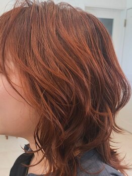 美容師歴15年の経験豊富なスタイリストが、お客様に合わせたまとまりの良いカットで扱いやすい持ちの良さ◎