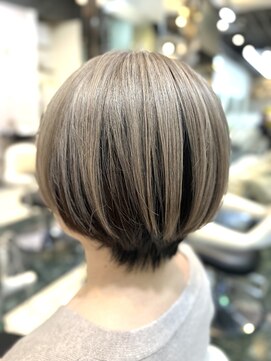 モア 下通店(MORE) ショートボブ＋アンブレラカラー