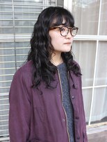 オーオ シカシカ(OOO YY)&nbsp;フワッと大きめカールのウェーブパーマ/クルムパーマ