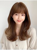 フェミニンに映える大人のレイヤーミディ