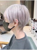 アッシュグレージュカラー ホワイトカラー ツーブロックマッシュ