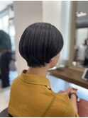 頭の形が綺麗に見える！コンパクトショートヘア