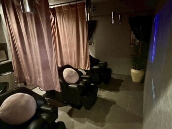 ピボット 与野西口店(pivot)の写真/【与野駅徒歩30秒】これまでの実績と知識で、一人ひとりの髪質・ダメージを見極めます。