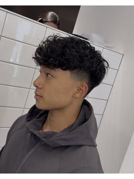 グルーマーズクレッジ 渋谷店(GROOMER/S CREDGE) スペインカール