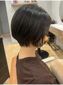 レイヤーショートボブ前髪ありボブ ミニボブ顔周りレイヤーボブ