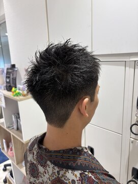 ケンジ 平塚 アネッタ(KENJE annetta) 刈り上げショート