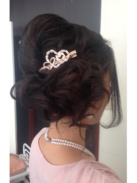 ダイヤモンドチェリーヘアアンドメイク アップスタイル