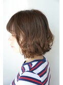 さわやか風になびくパーマスタイル