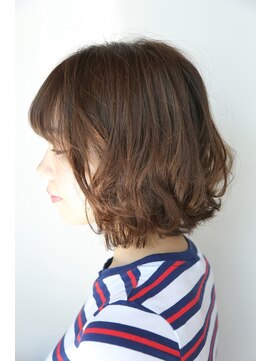 フォルトゥーナ(Fortuna) さわやか風になびくパーマスタイル