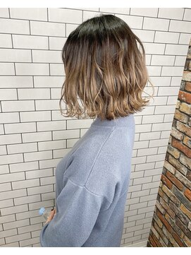 ルーナヘアー(LUNA hair) 『京都ルーナ』グラデーション×波ウェーブ×シルバー×ベージュ
