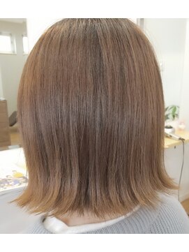 クッカ(kukka) 切りっぱなし外ハネボブ