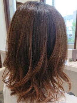 ヘアスタイルで印象も変わる…だから、お一人お一人のカウンセリングを大事に、理想のスタイルに導きます♪