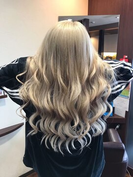 レヴェリー(REVERIE) #プルエクステ#グラデーション#ハイトーンカラー