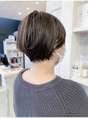 福山市美容室Caary人気 大人っぽいオシャレ丸みショートヘア