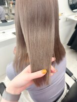 ヒビヲ(HIBIO)&nbsp;ダブルカラーベージュカラーハイトーンカラーケアブリーチボブ