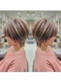 くびれショート＆白髪ぼかしハイライト